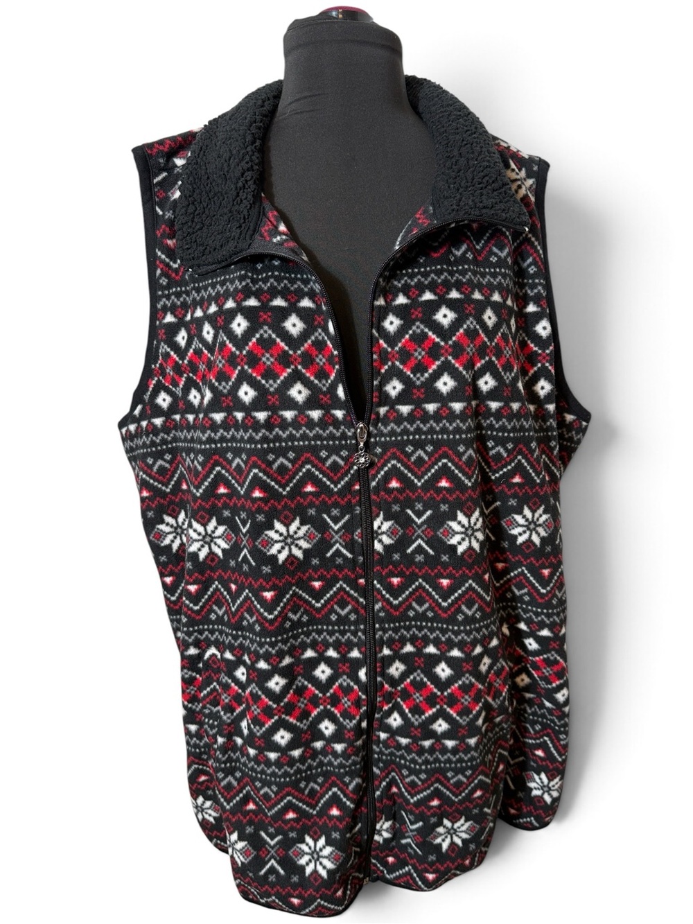Catherines Fair Isle Fleece Vest in Black & Red Size 1X